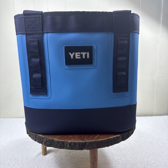 Yeti Camino 20 Carryall Big Wave Blue New With Tags! - Picture 3 of 8